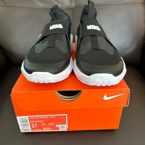 Brand new Nike Flex Runner 2